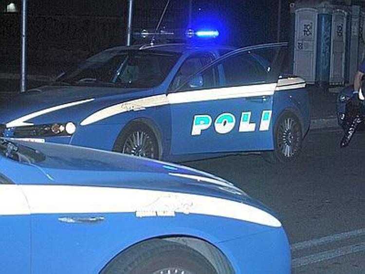 Roma: tenta rapina minacciando negoziante con un coltello, arrestato