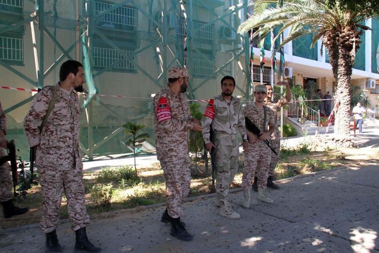 Libia: forze filo-governo conquistano valico con Tunisia