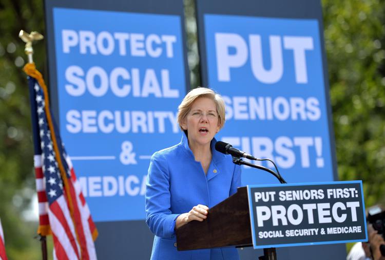 La senatrice Elizabeth Warren (Foto Infophoto)