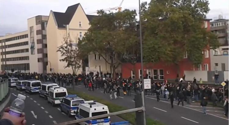 Germania: da corte Hannover ok a manifestazione hooligans contro salafiti