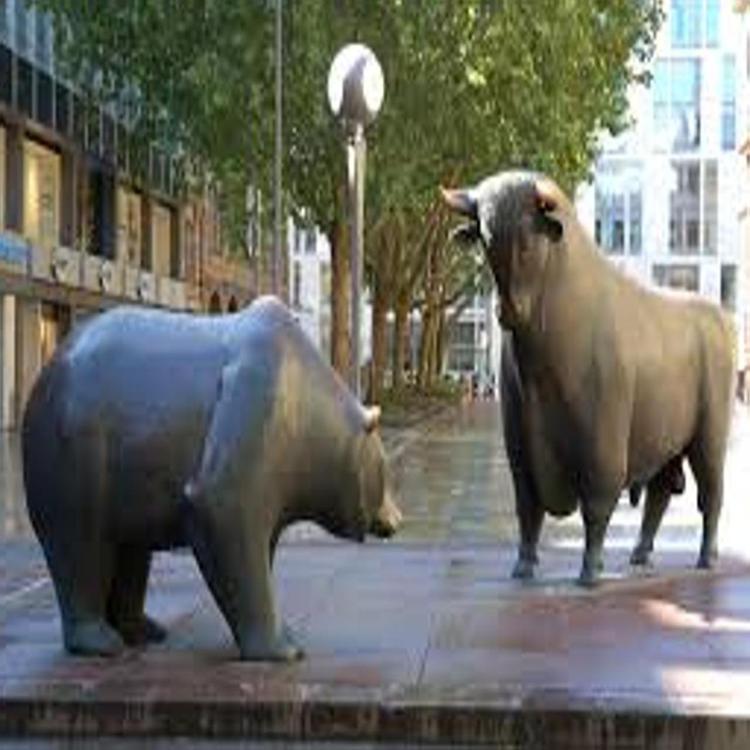 L'Orso e il Toro si fronteggiano oggi in piazza Affari.