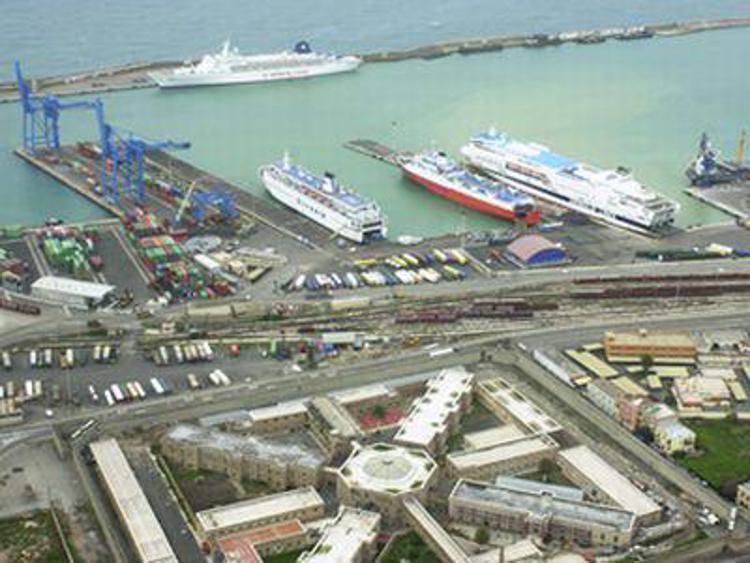 Porti: sindacati, rinnovato contratto, aumenti medi 80 euro