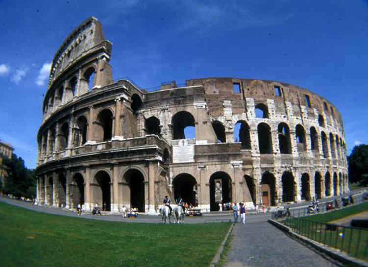 Roma: Feneal-Filca-Fillea, accordo per lavori restauro del Colosseo