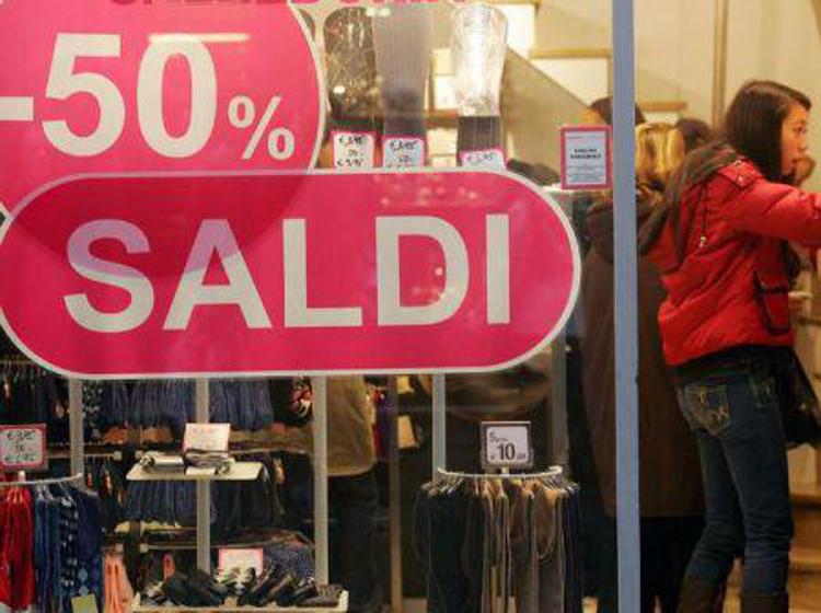 Psicologia: esperto, per 5 mln italiani sarà shopping compulsivo da saldi