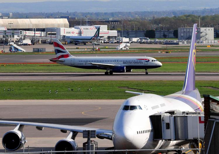  L'aeroporto di Heathrow (Infophoto)