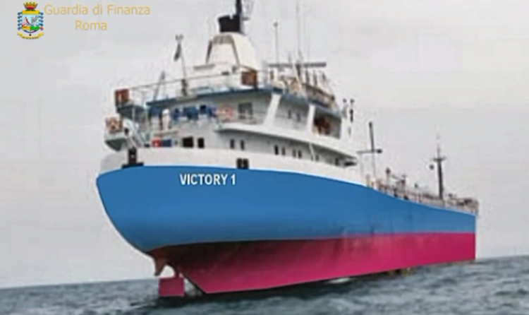 La 'Victory 1' come appare nel video della Guardia di Finanza sull'operazione