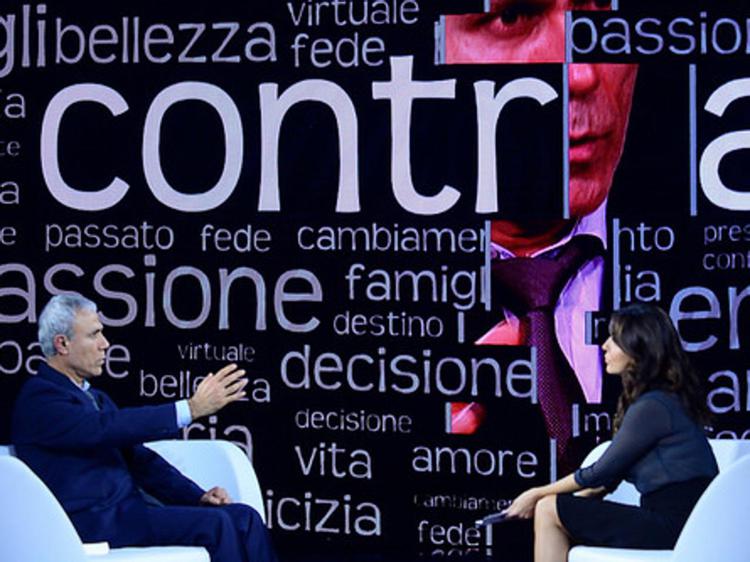 Un momento dell'intervista di Ali Agca a Sabrina Ferilli per il programma 'Contratto'