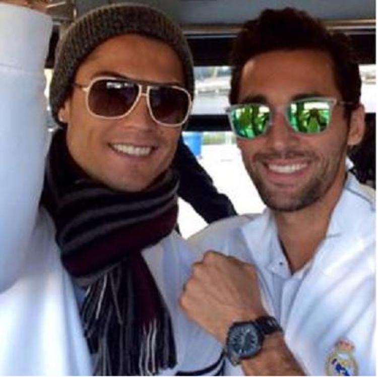 Cristiano Ronaldo e Alvaro Arbeloa (foto da Twitter)