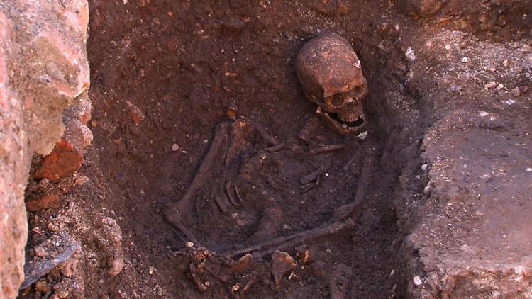 Skeleton 1 ha un nome: ecco i resti di re Riccardo III nel sito di Greyfriars