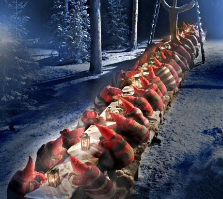 Elfi allo show di Natale nella foresta (Rovaniemi Tourism & Marketing Ltd)