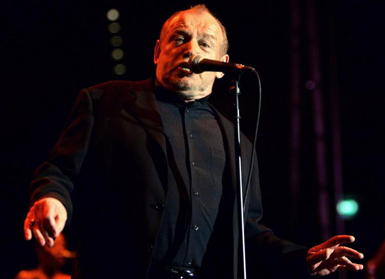 Joe Cocker in un concerto in Germania nel 2005 (Infophoto) - INFOPHOTO