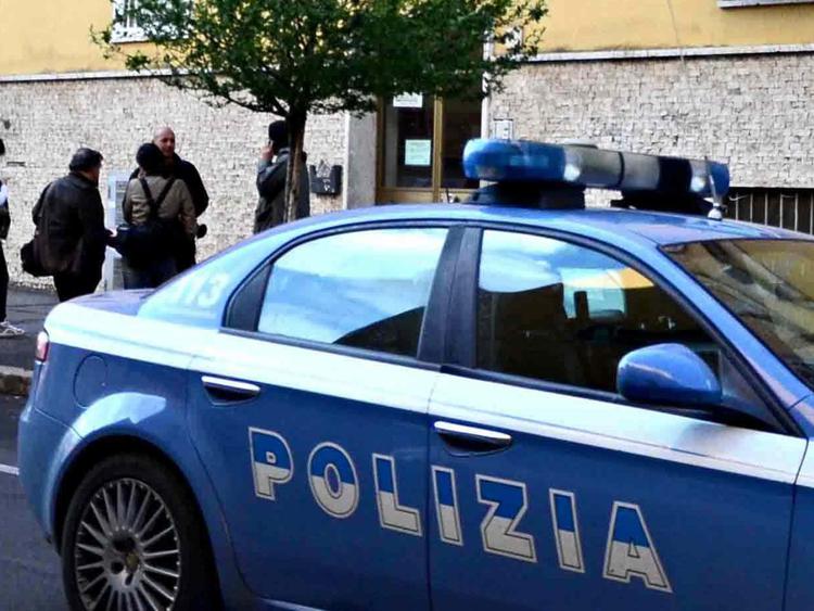 Roma: picchiata e rapinata a fermata bus mentre va al lavoro