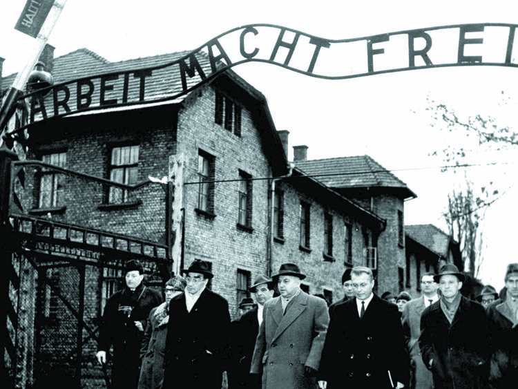 L'ingresso del campo di concentramento di Auschwitz Infophoto - INFOPHOTO