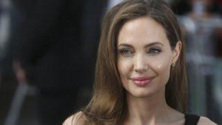 Papa: riceve Angelina Jolie dopo proiezione in Vaticano del film 'Unbroken'