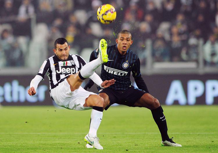 Juan Jesus e Carlos Tevez in Juventus-Inter - INFOPHOTO