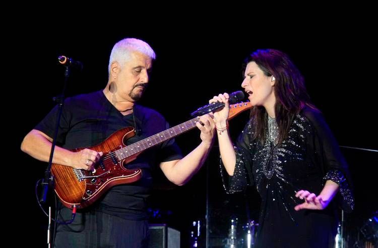 Pino Daniele con Laura Pausini (Infophoto) - INFOPHOTO