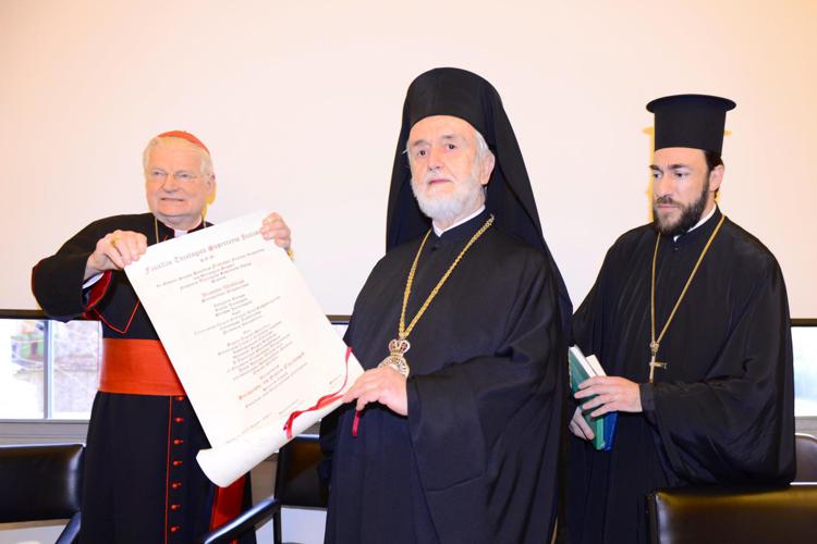 Chiesa: card. Scola conferisce laurea a teologo ortodosso Ziziulas