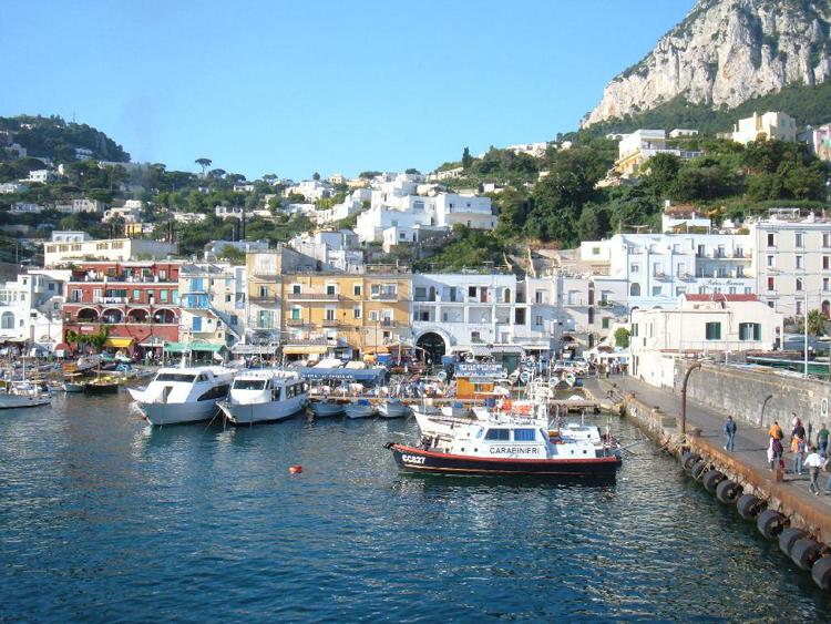 Il porto di Capri (foto dal web)