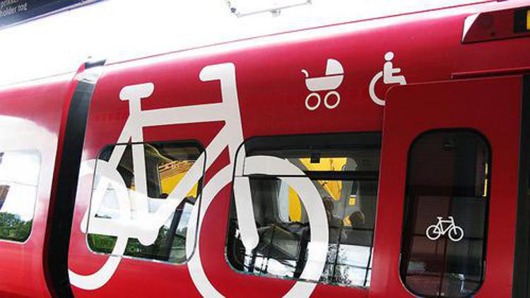 Fs: Trenitalia, spetta a Regioni decisione su abbonamenti treno più bici