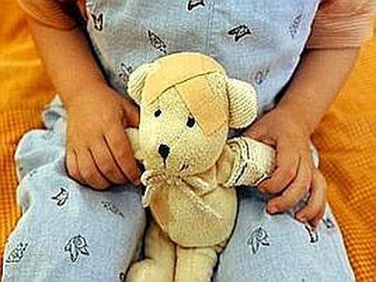 Pedofilia: nonno abusa di nipotine di 14 e 4 anni nel siracusano