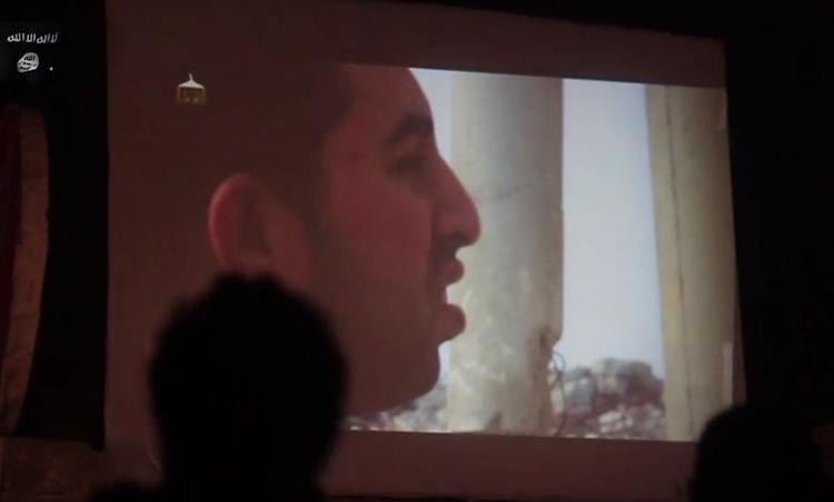 Terrorismo: Is mostra esecuzione pilota su grande schermo, folla approva