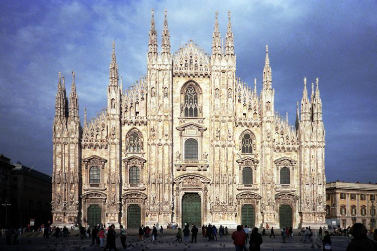 Milano: minaccia di far saltare il Duomo, minorenne denunciato