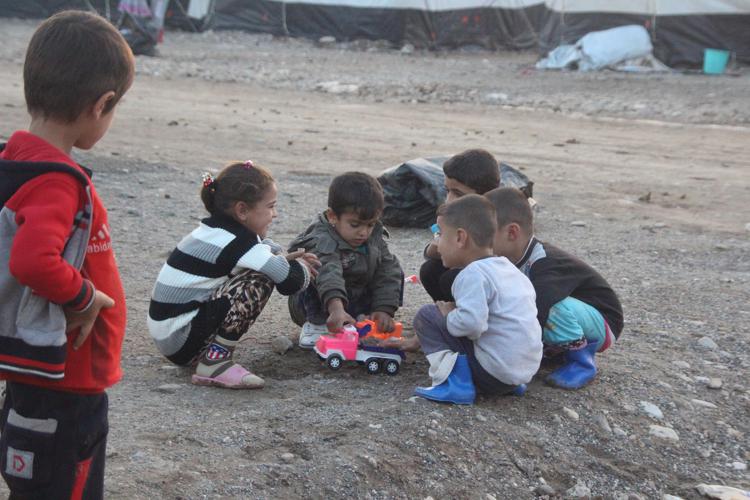 Siria: attivisti, Is gestisce almeno 10 campi per bambini soldato
