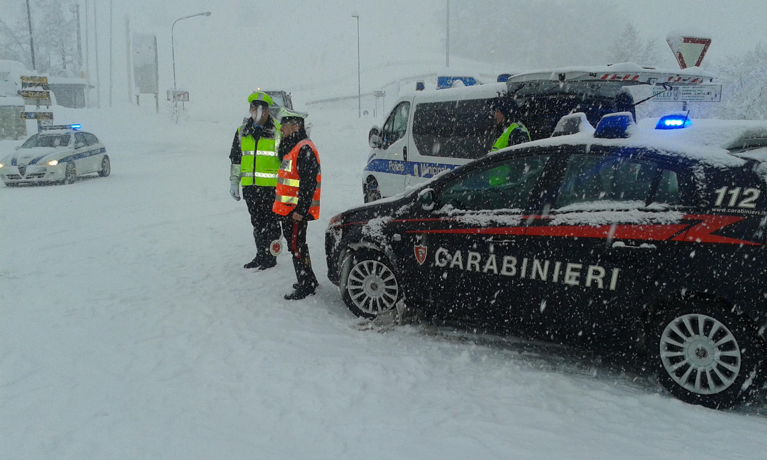 Neve sull'Appennino (Foto Carabinieri Reggio Emilia)