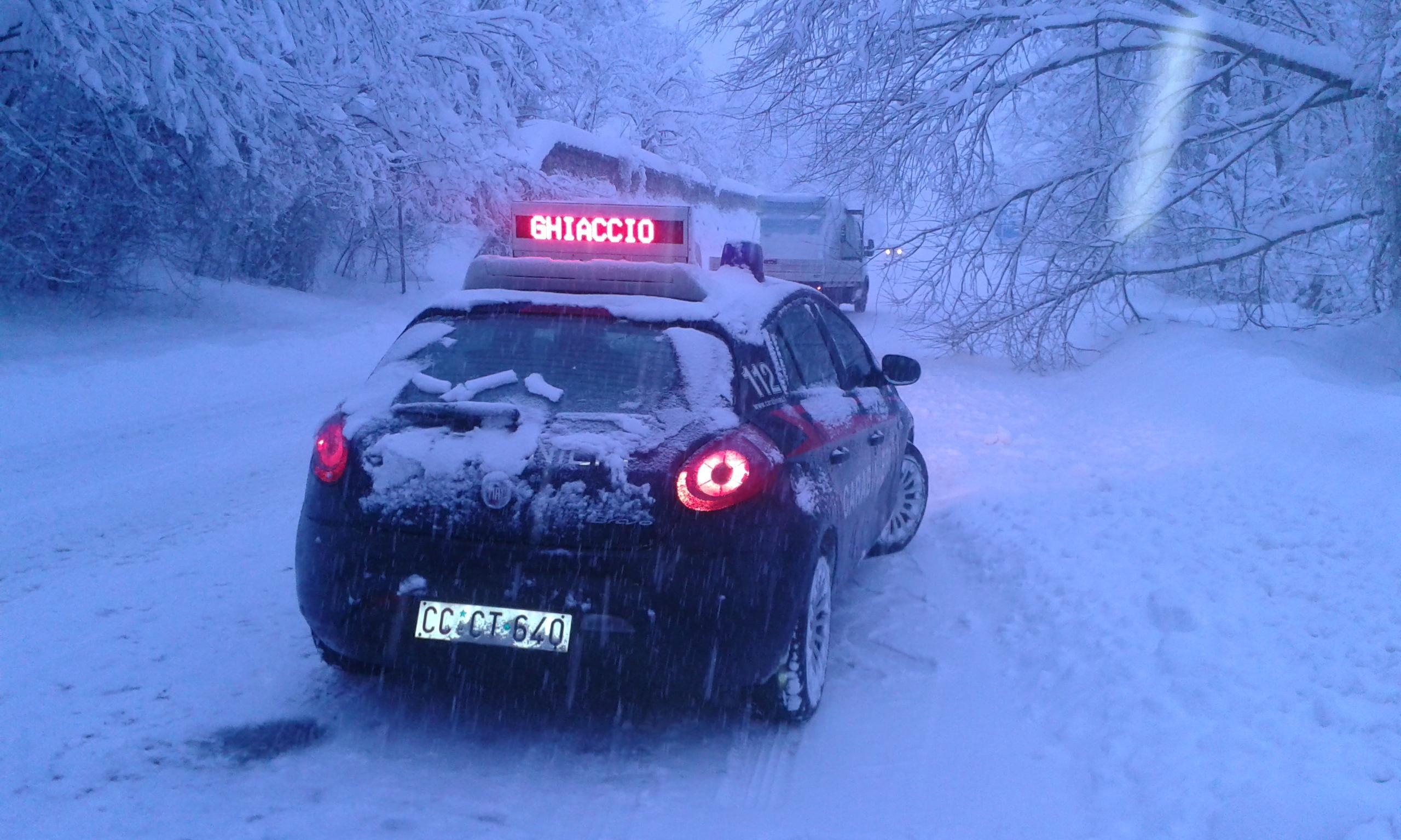 Neve sull'Appennino (Foto Carabinieri Reggio Emilia)