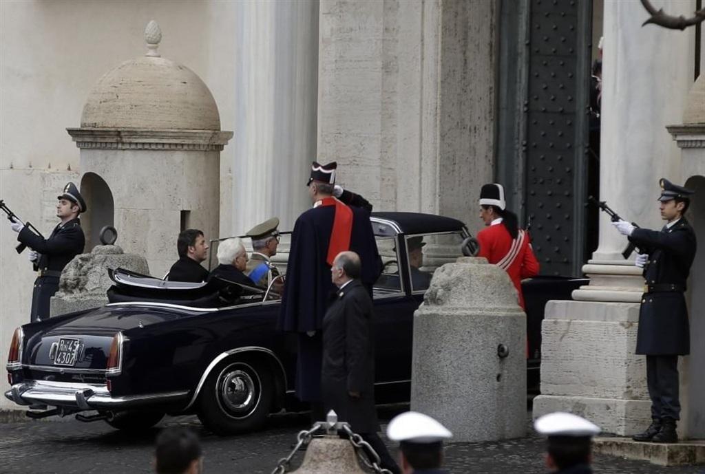 Il Presidente Mattarella entra nel Palazzo del Quirinale (Foto Quirinale)