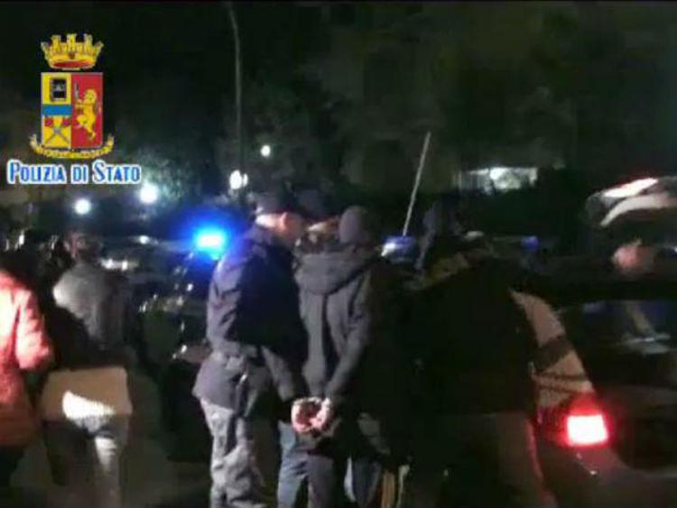Prostituzione: a Pescara operazione polizia sgomina gang rumeni
