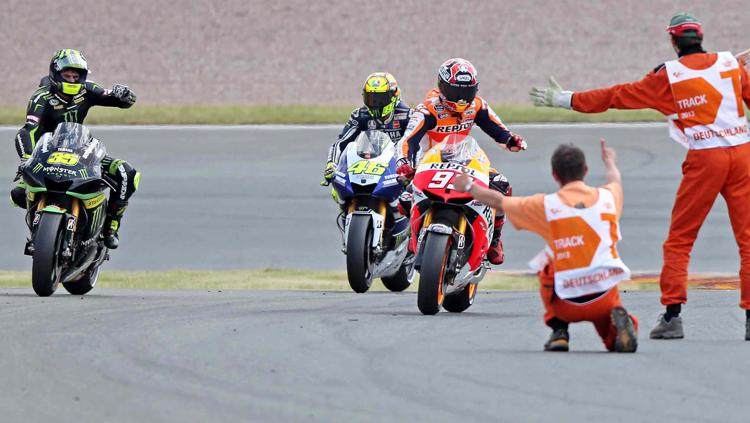 Marc Marquez, Valentino Rossi e  Cal Crutchlow (Foto Infophoto) - INFOPHOTO