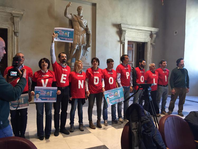 Case Roma: proteste in aula ncd e lista Marchini, è svendopoli