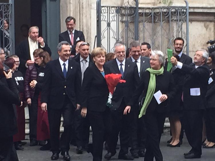 Angela Merkel a Roma, udienza da Papa Francesco. Poi la visita alla comunità di Sant'Egidio
