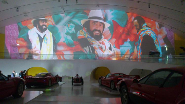 Ferrari: Pavarotti ed Enzo Ferrari, Mef di Modena celebra due miti