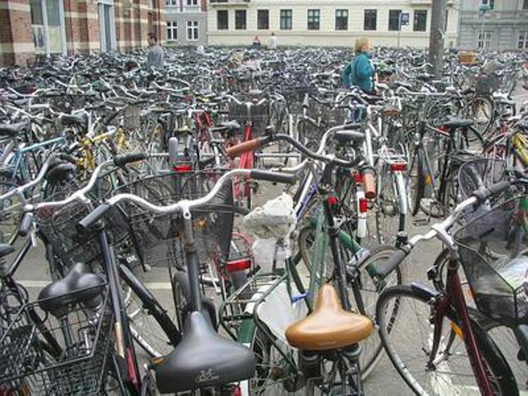 Boom di 'ladri di biciclette' in Germania, da assicurazioni 100 mln in un anno