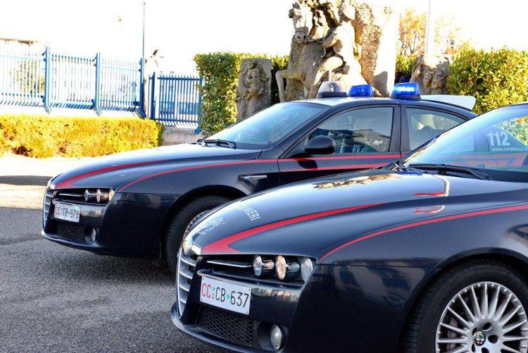 Viterbo: furto da 2mila euro in gioielleria, arrestata coppia