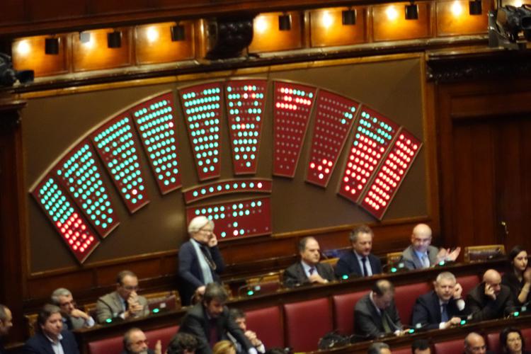 Roma, 10 marzo 2015. Camera dei Deputati, assemblea e voto finale per le riforme costituzionali (foto Adnkronos/Cristiano Camera)