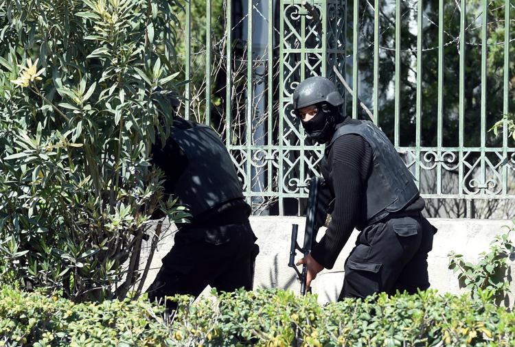 Tunisia: premier, un attentatore Bardo era noto all'intelligence