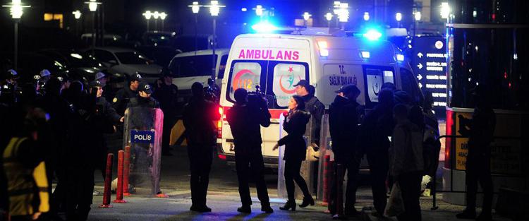 Istanbul, blitz delle forze speciali al palazzo di giustizia. Uccisi due sequestratori, morto il procuratore