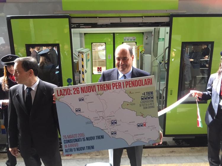 Lazio: Zingaretti consegna 15mo treno Vivalto per pendolari Roma-Cassino