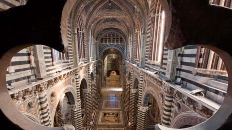 Il Duomo di Siena visto dalla Porta del Cielo, tra tesori nascosti e scale segrete