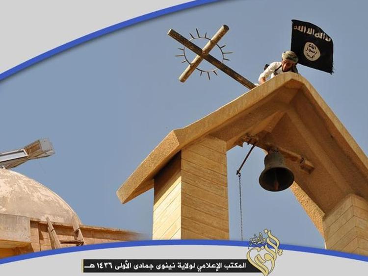 Iraq: Is distrugge croci e statue in edifici cristiani nel nord