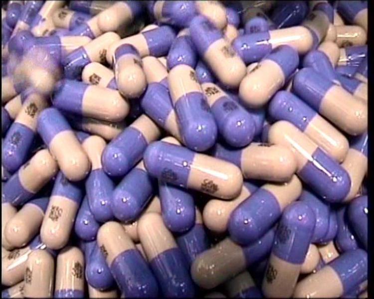 Farmaci: cresce mercato illegale, 90 mila falsi sequestrati in 1 settimana