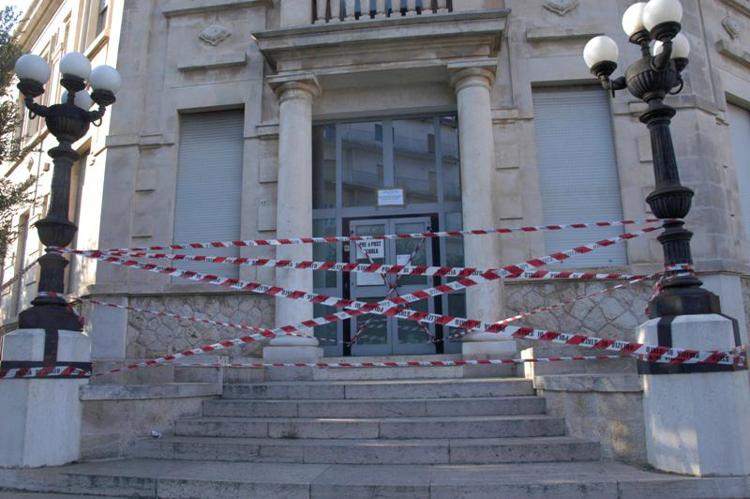 Scuola, ancora danni: cade intonaco a Sanremo e nel Leccese