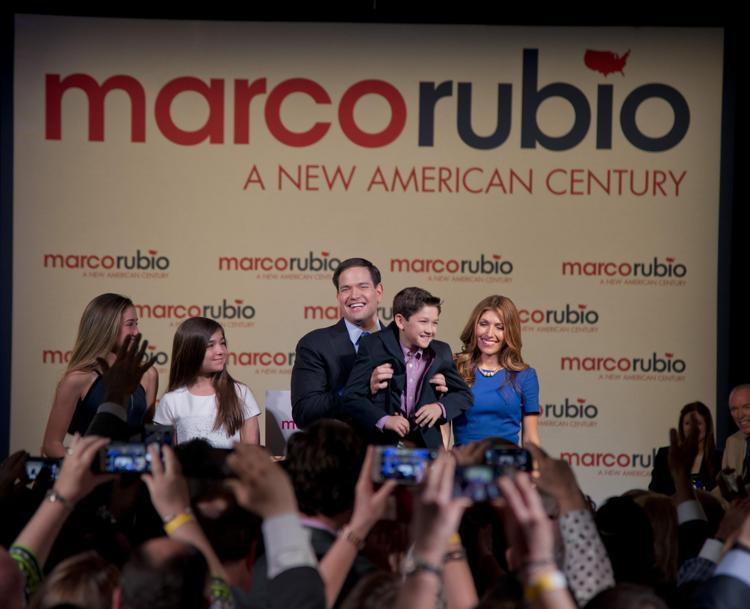 Marco Rubio con la famiglia annuncia la candidatura (Foto Infophoto) 