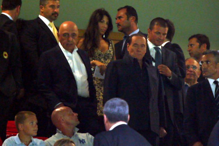 Silvio Berlusconi in tribuna con Adriano Galliani (Foto Infophoto) - INFOPHOTO