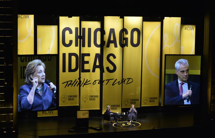 Rahm Emanuel e Hillary Clinton insieme ad un evento a Chicago(Foto Infophoto)  