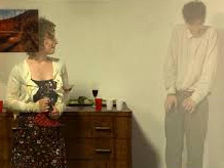 Una scena da 'La dolce arte di esistere' con i due protagonisti, Sara Putignano e Pierpaolo Spollon 