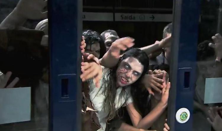 Invasione zombie in metro, la candid camera horror campione di clic